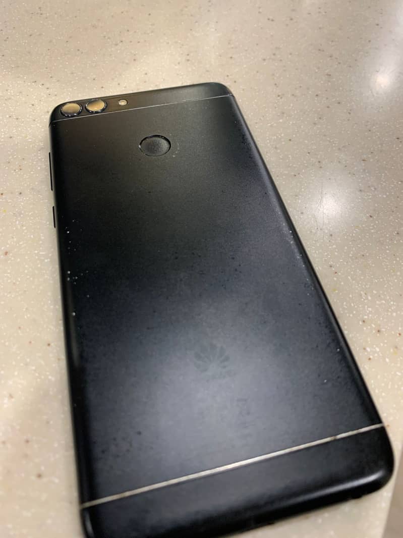 Huawei P Smart Pro 1