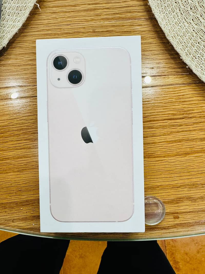 Apple iPhone 13 4