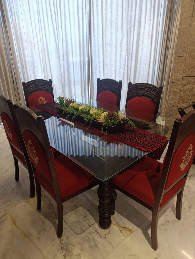 Dining Table 0