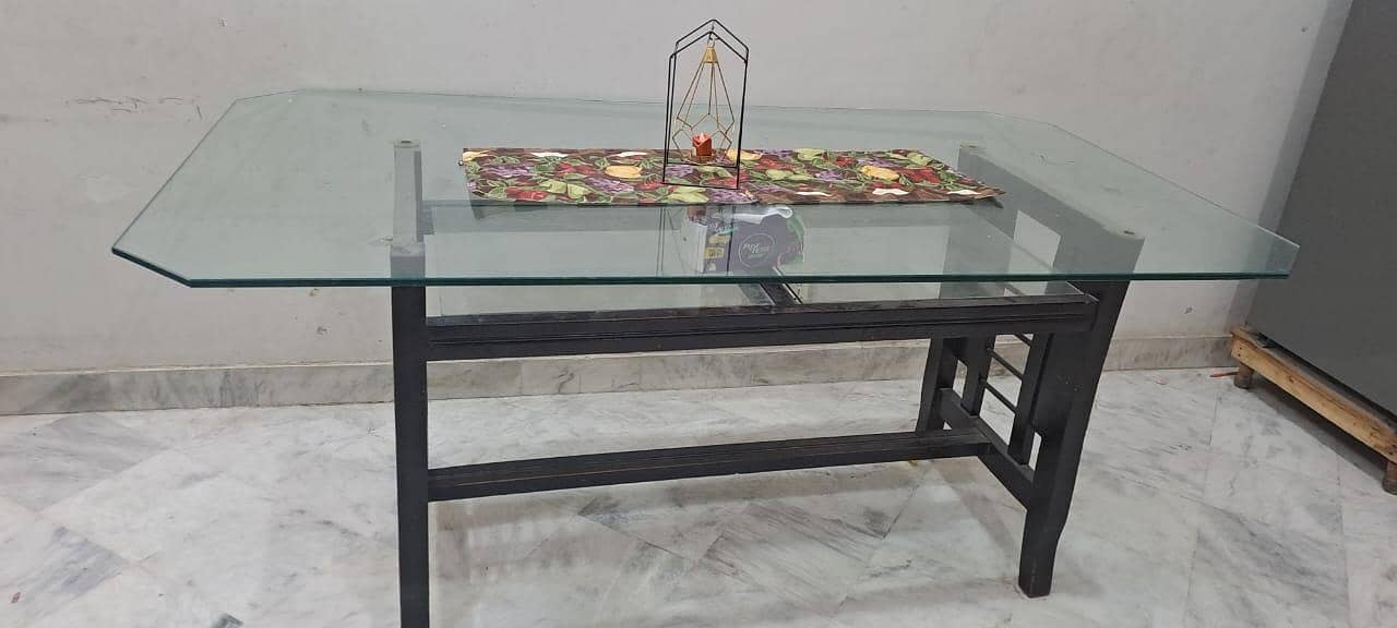 Dining Table 0