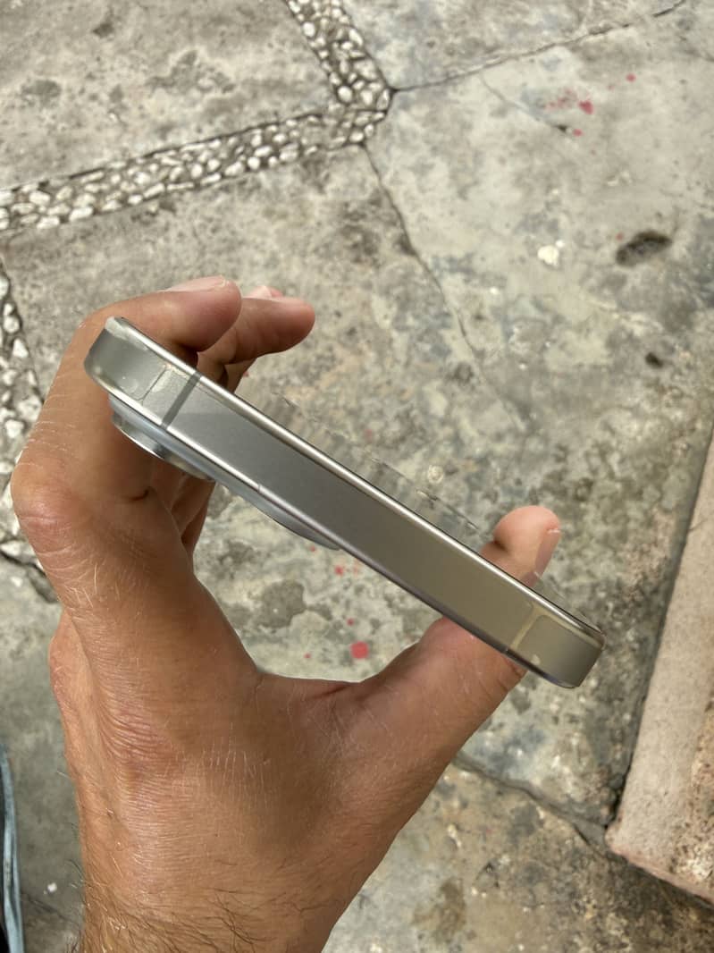 Apple iPhone 15 Pro Max 7