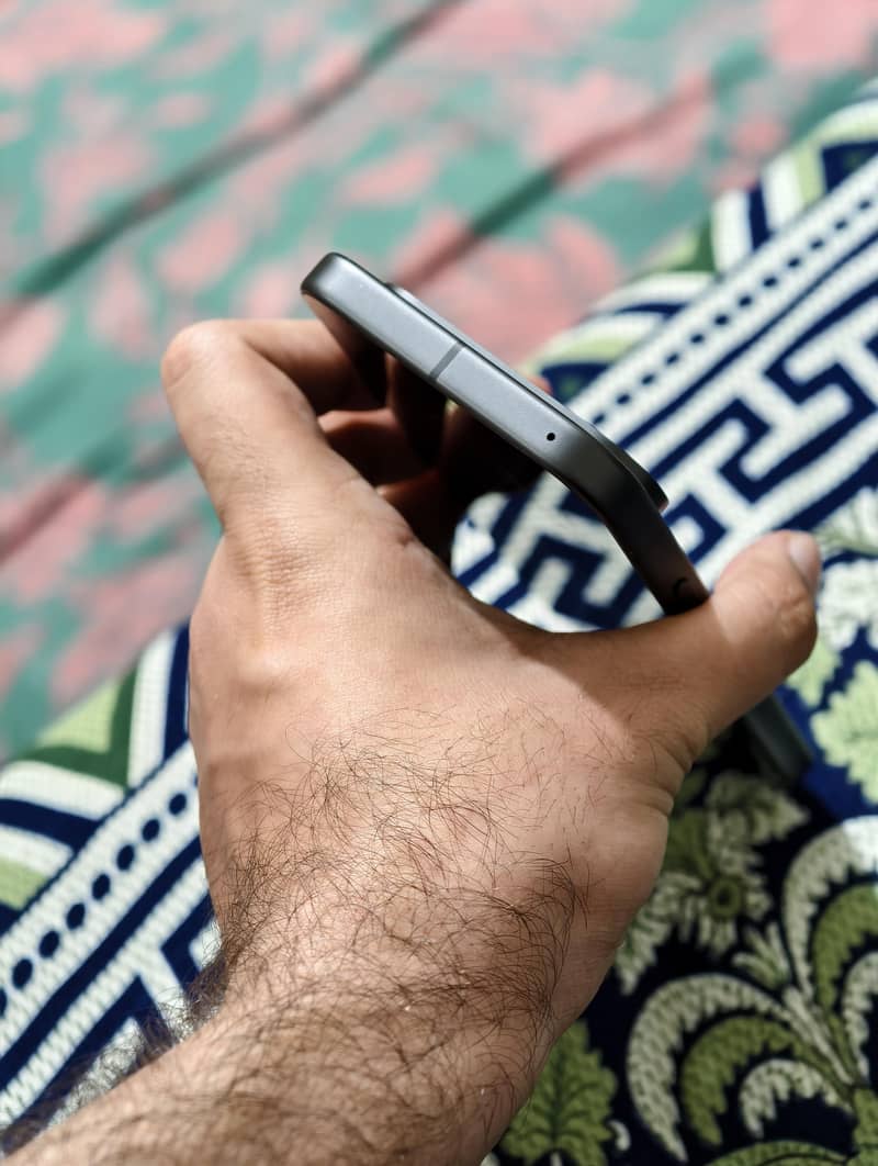 Google Pixel 9 4