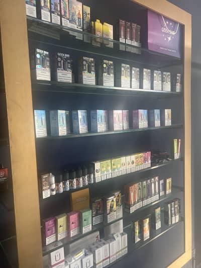 Vape shop k liye Female required