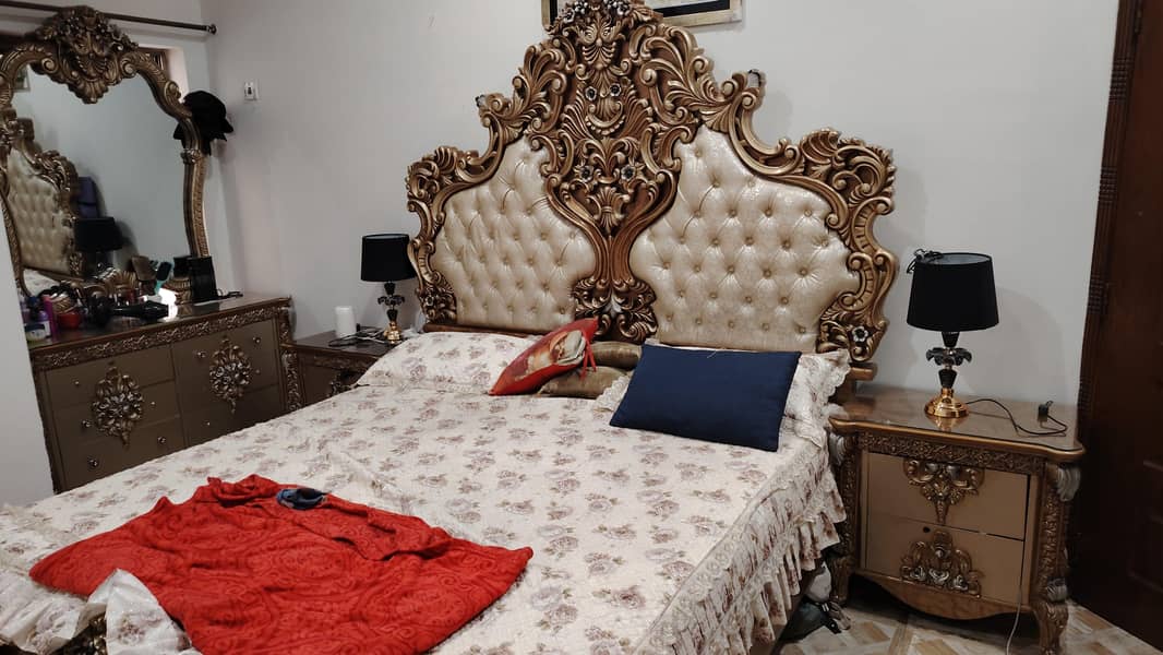 Bed set with dressing 0