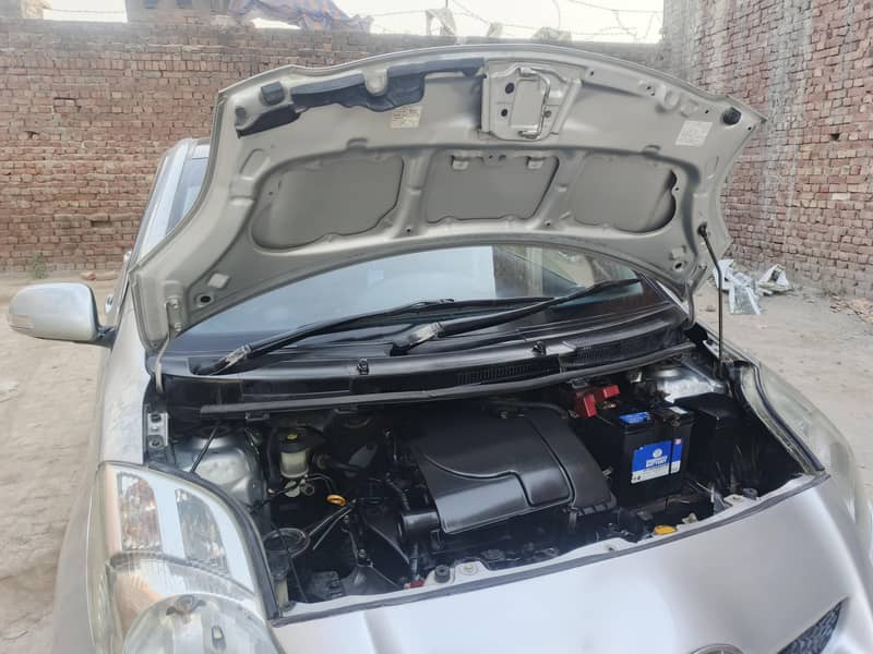 Vitz Genuine 5
