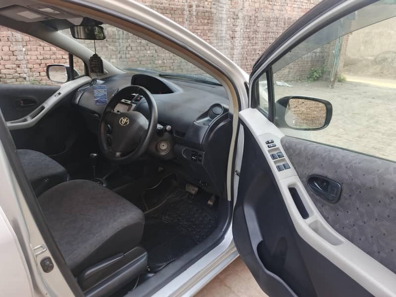 Vitz Genuine 7
