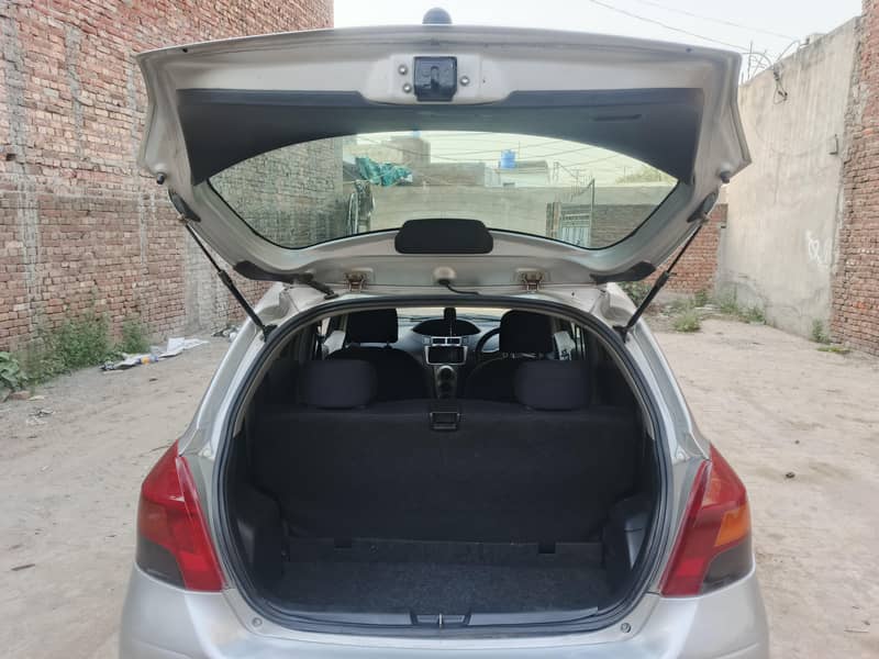 Vitz Genuine 8