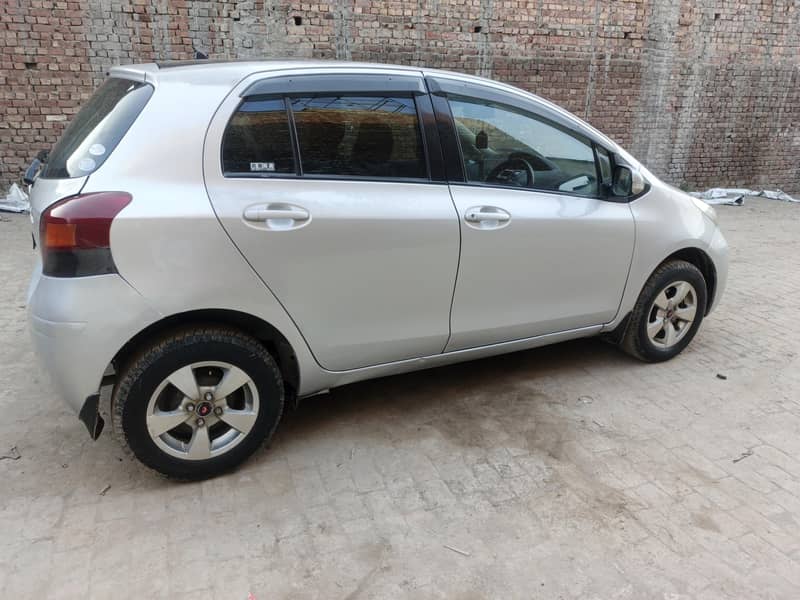 Vitz Genuine 12