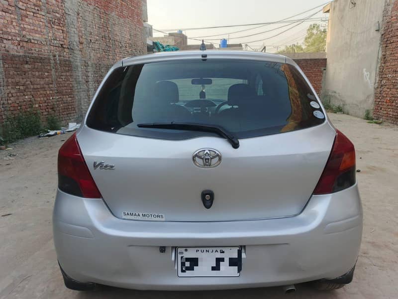 Vitz Genuine 16