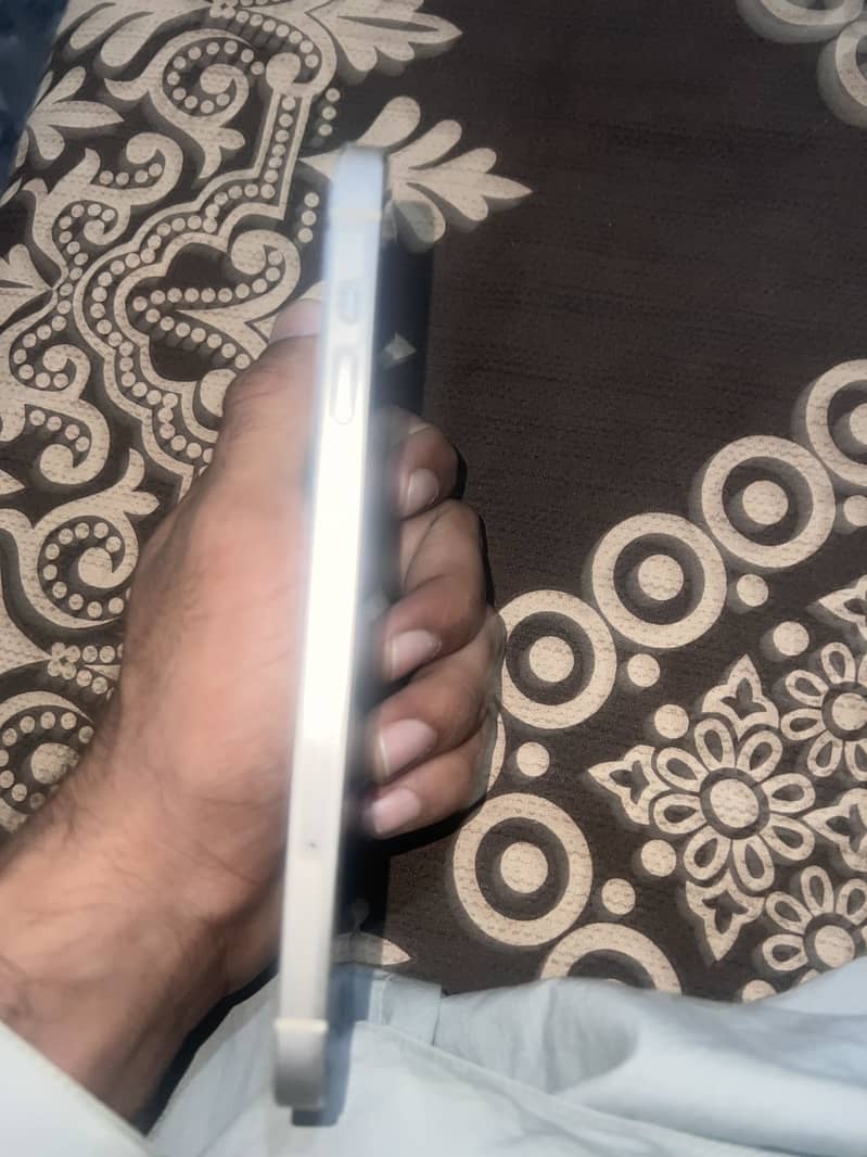 iPhone 14 Plus 1