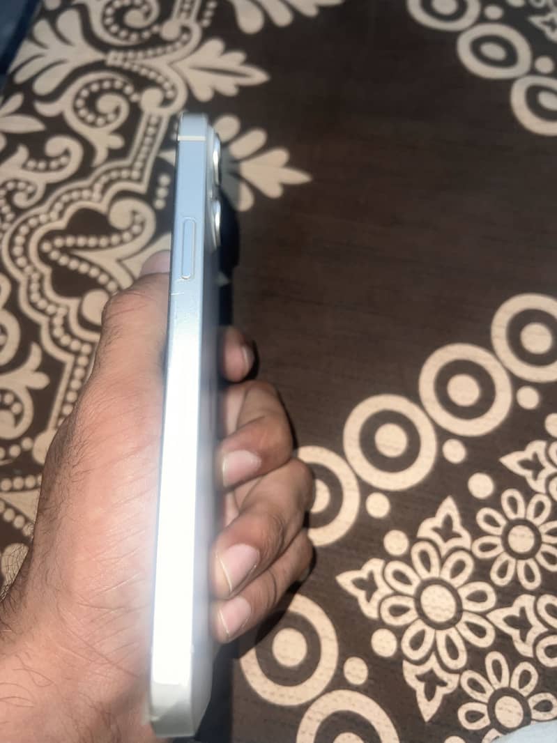 iPhone 14 Plus 2