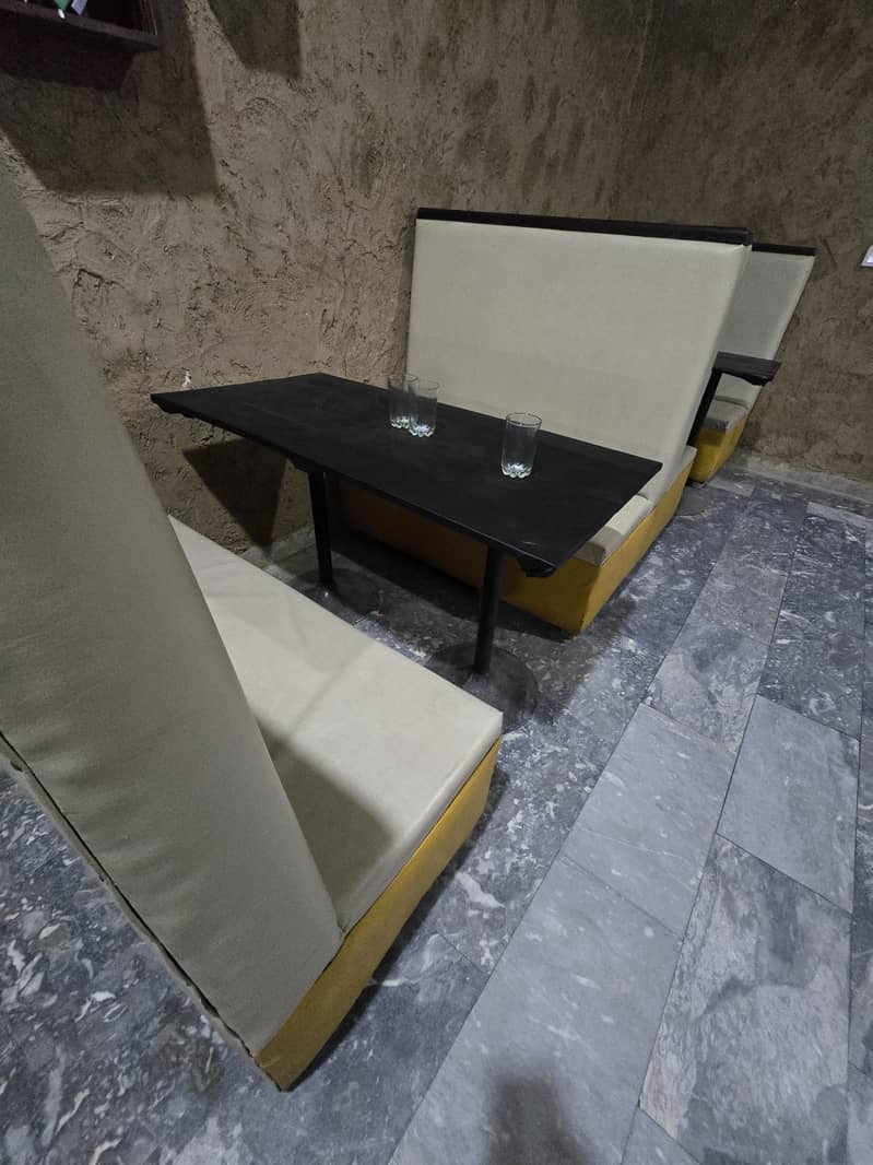 Cafe/Restaurant Sofa Set with Table 0