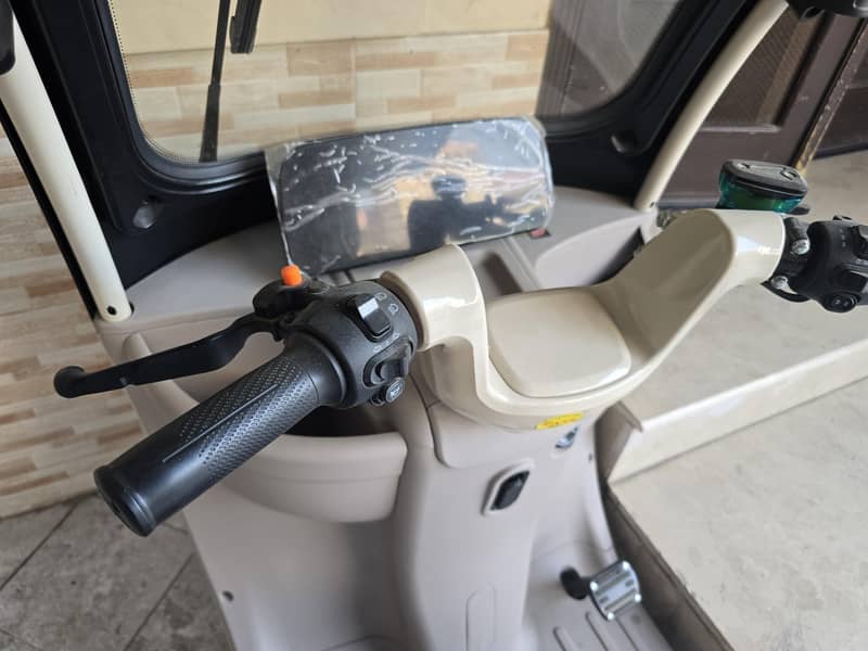 Premium plus E Vehicle. 2
