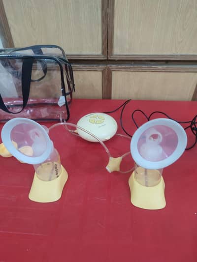 Medela  Double Electric Breast Pump