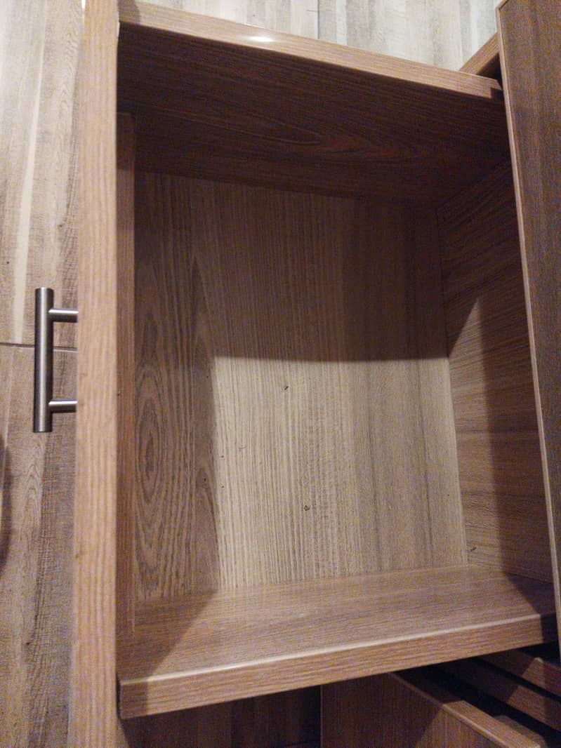 one side table 1
