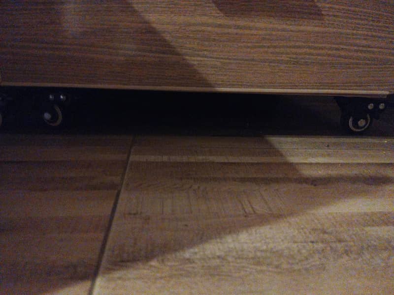 one side table 2