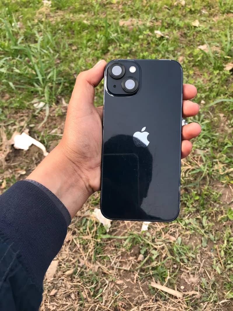 iPhone 13 0