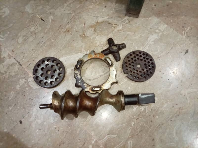 Meat Grinder 6