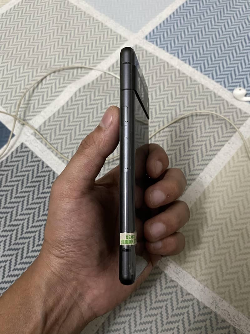 Google Pixel 7a 5