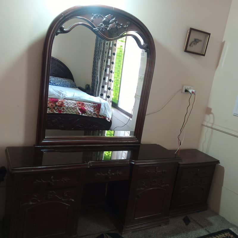 dressing and side table 0