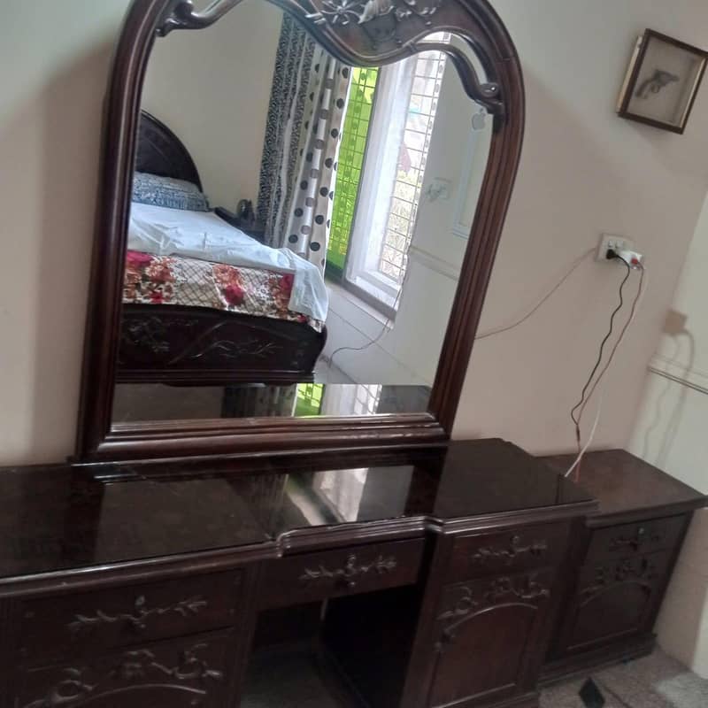 dressing and side table 2