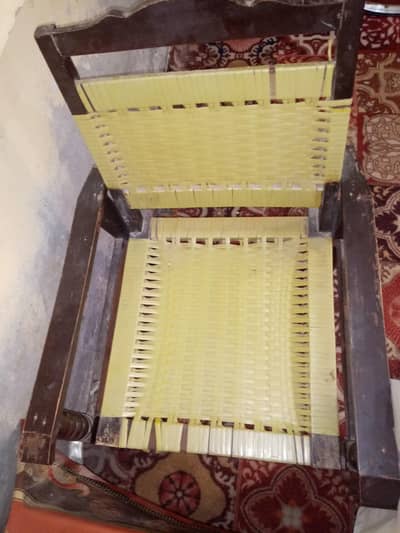 Best chairs and table for sell