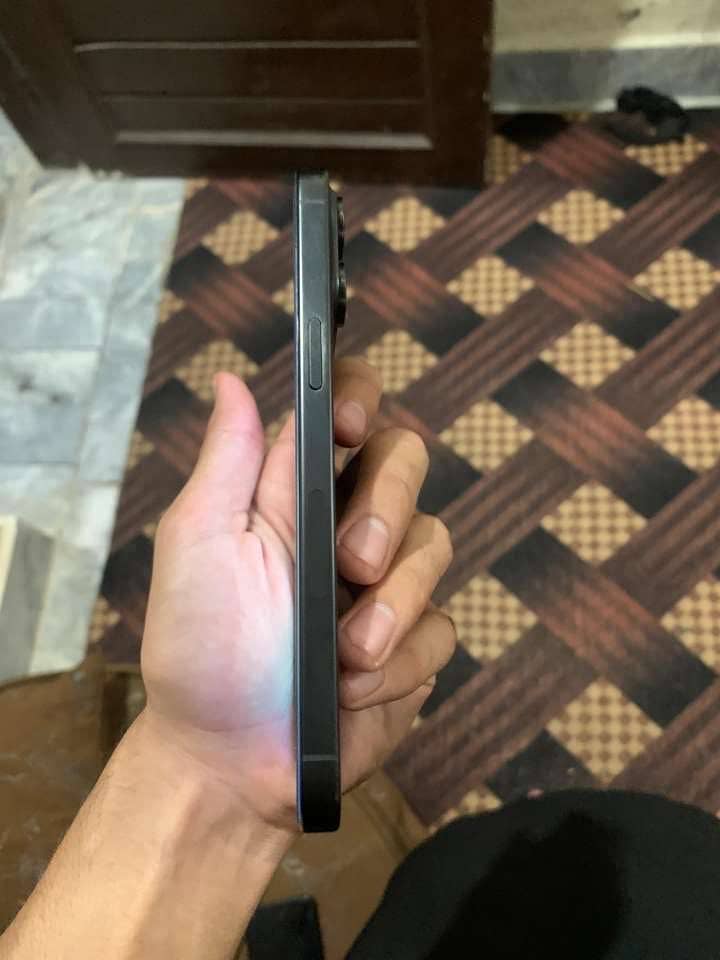 Iphone 15 pro max 2