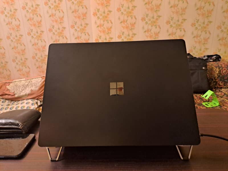 Microsoft Surface 4 0