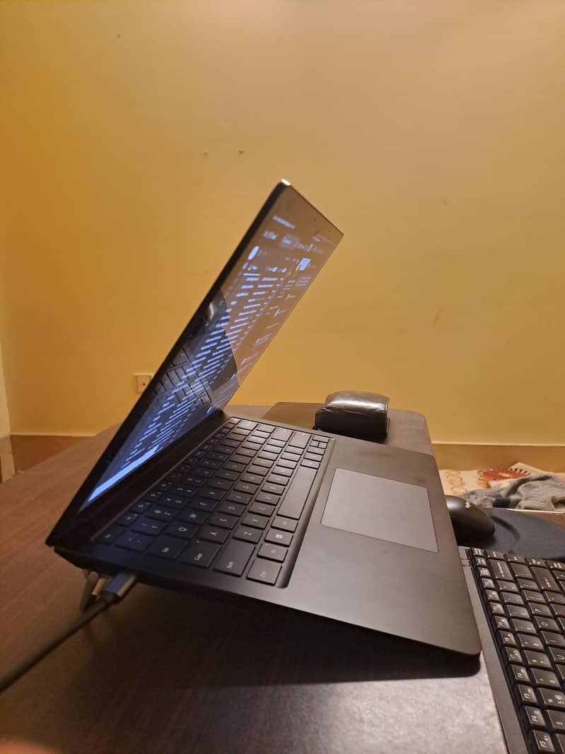 Microsoft Surface 4 1