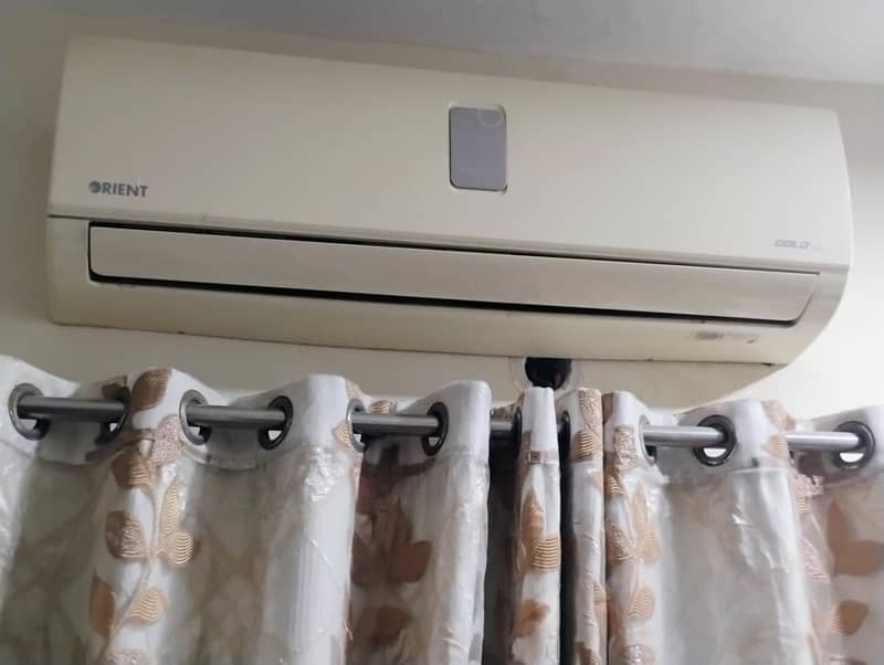 orient gold working split ac 1
