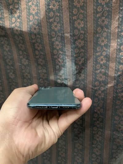 i phone 11 pro max single pta  contect whatsapp price finel