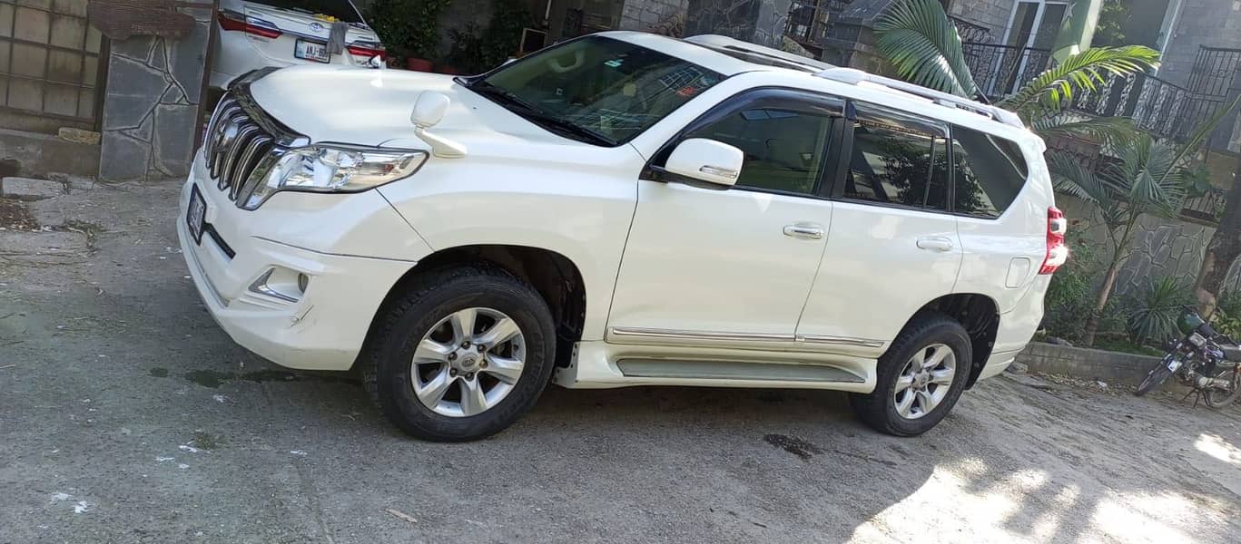 Prado TX Mint condition 3