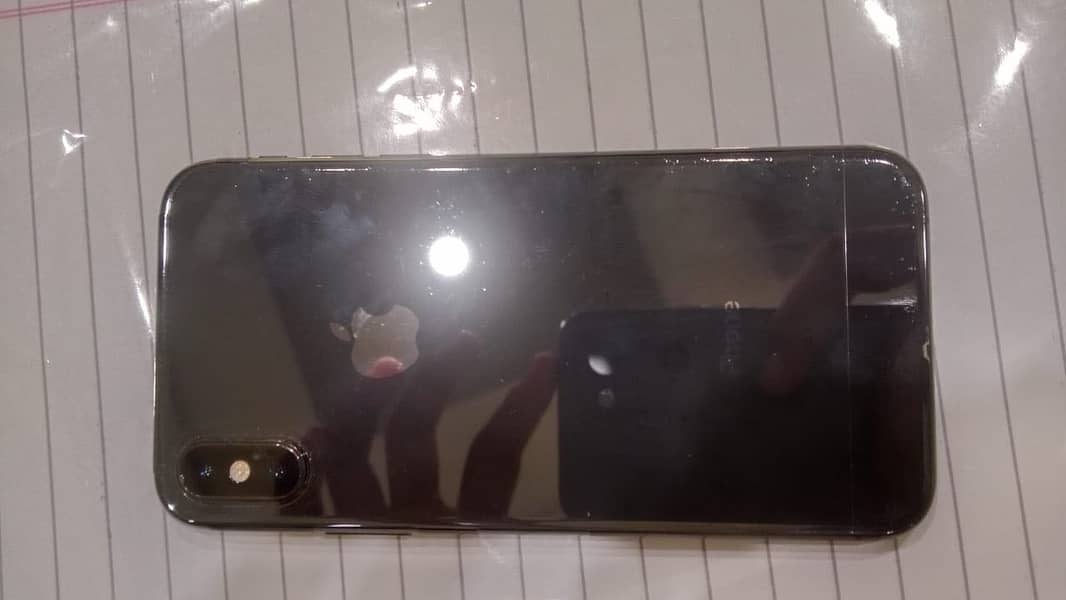 iPhone xs 1