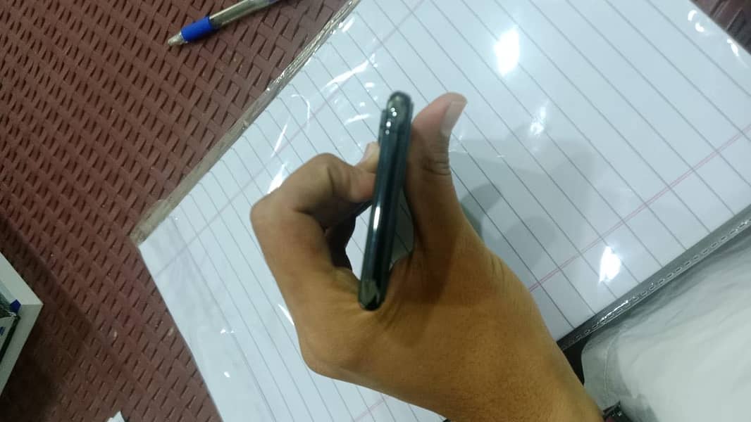 iPhone xs 3