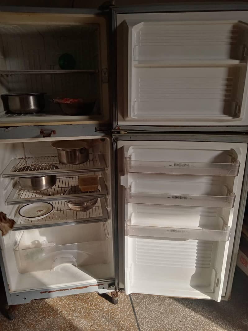 dawlance fridge 1
