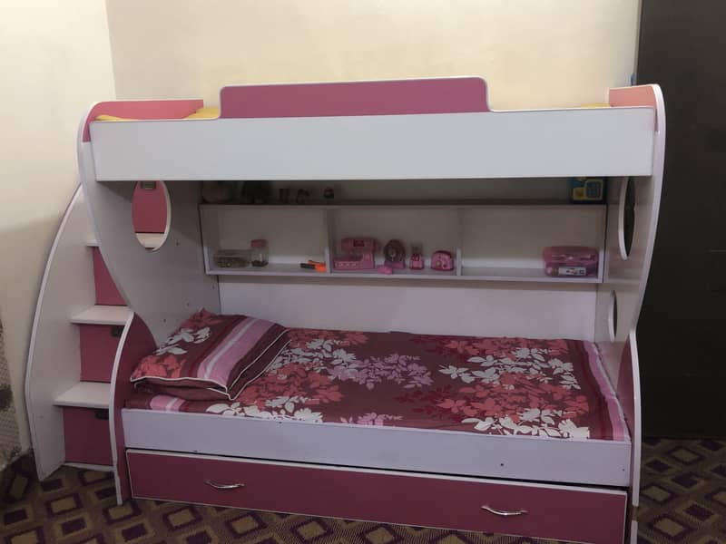 Triple Bunk bed 0