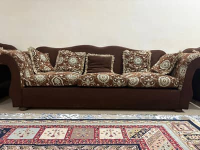 7 Seater Sofa Set In Good condition