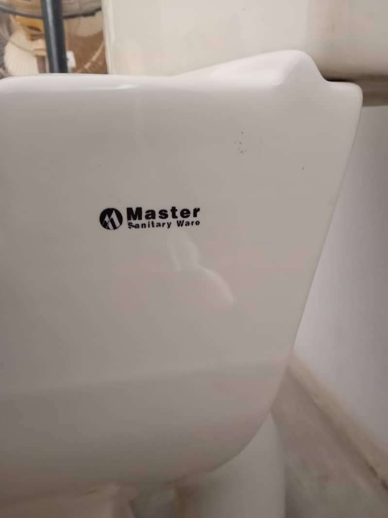 Master Commode 0