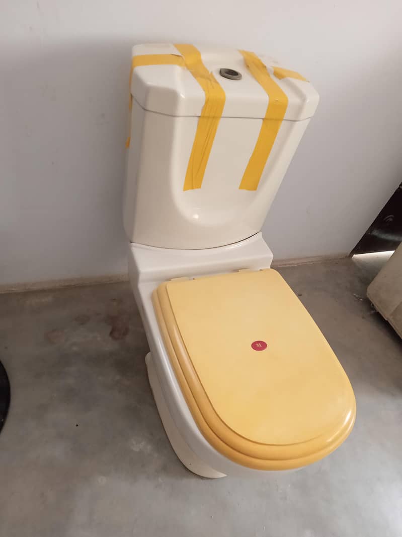 Master Commode 4
