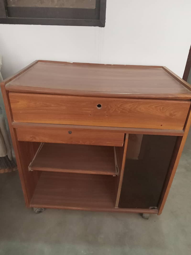 Computer Table 0