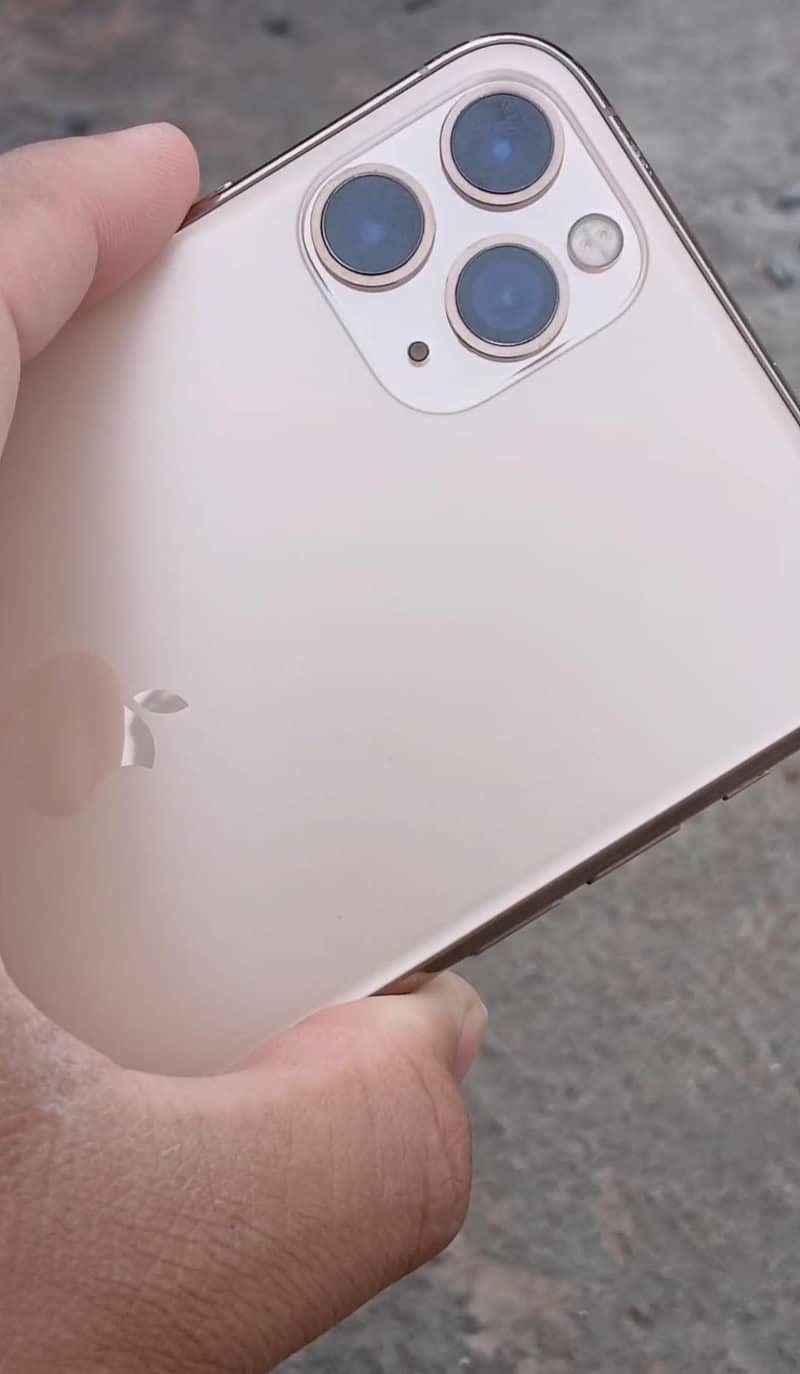iphone 11 pro max 2