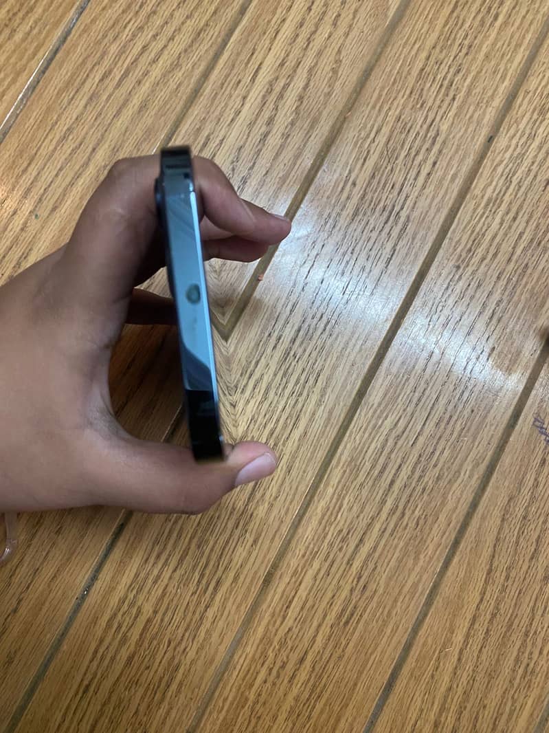 iPhone 12 Pro Max 10
