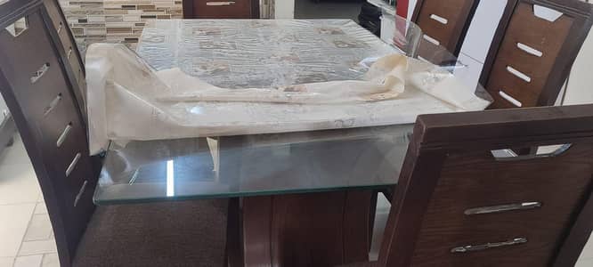 Elegant Wooden 6 Seater Dining Table Set