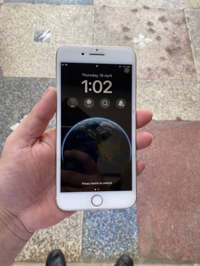 Iphone 8 plus 10/10 with box