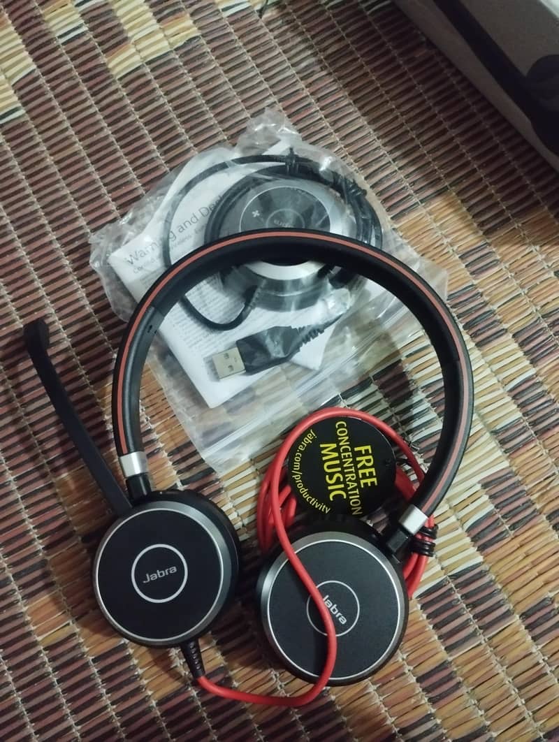 headphone 0