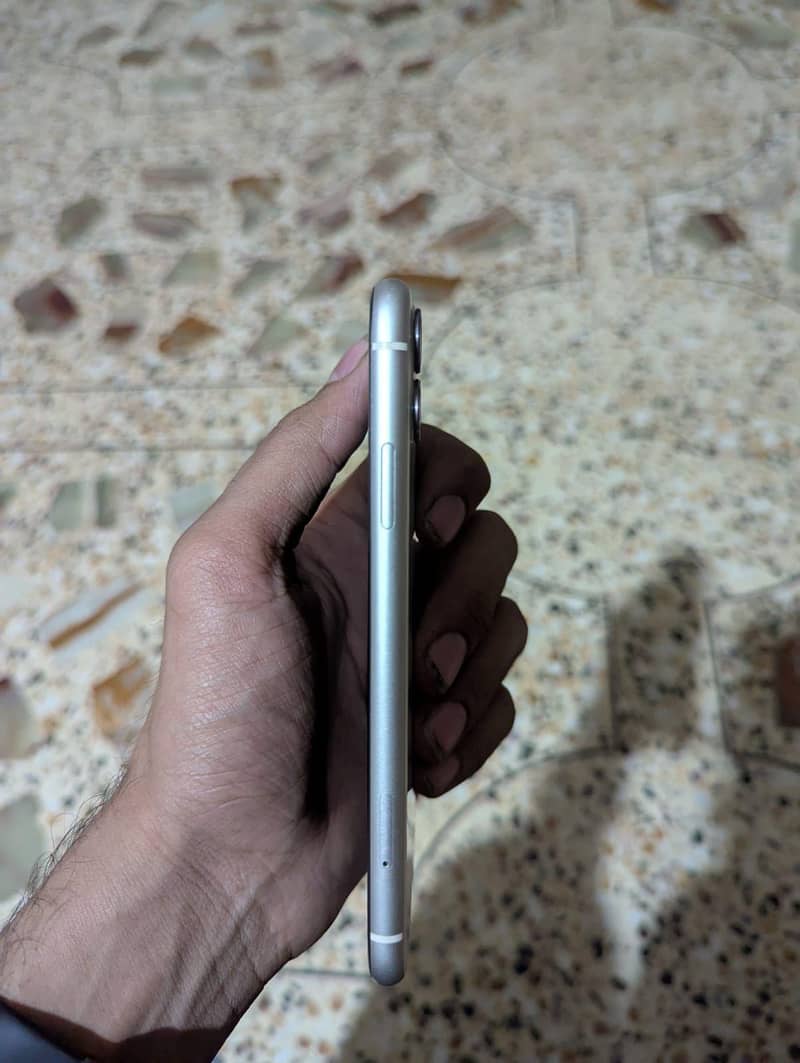 iphone 11 4