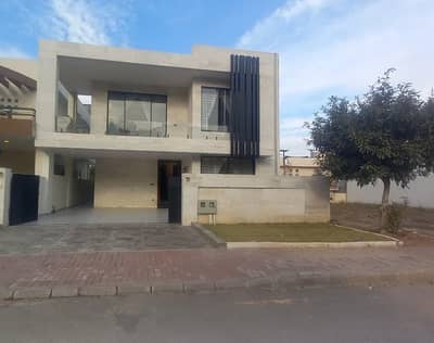 Modern 10 Marla House with 6 Bedrooms for Sale