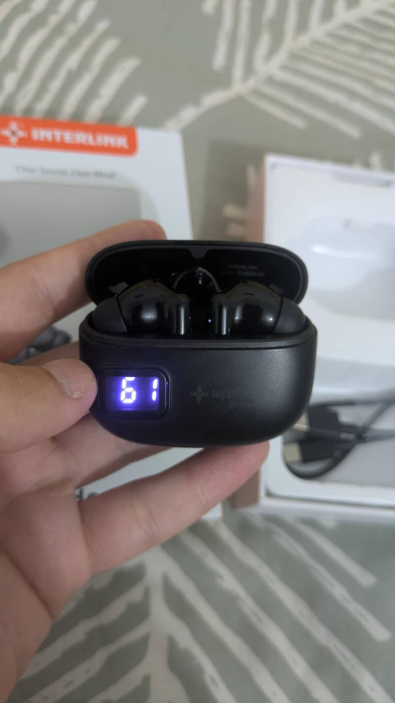 Interlink Airbuds 6
