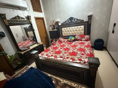 Bed With Metress & Dressing with Two Side Tables Condition All oky