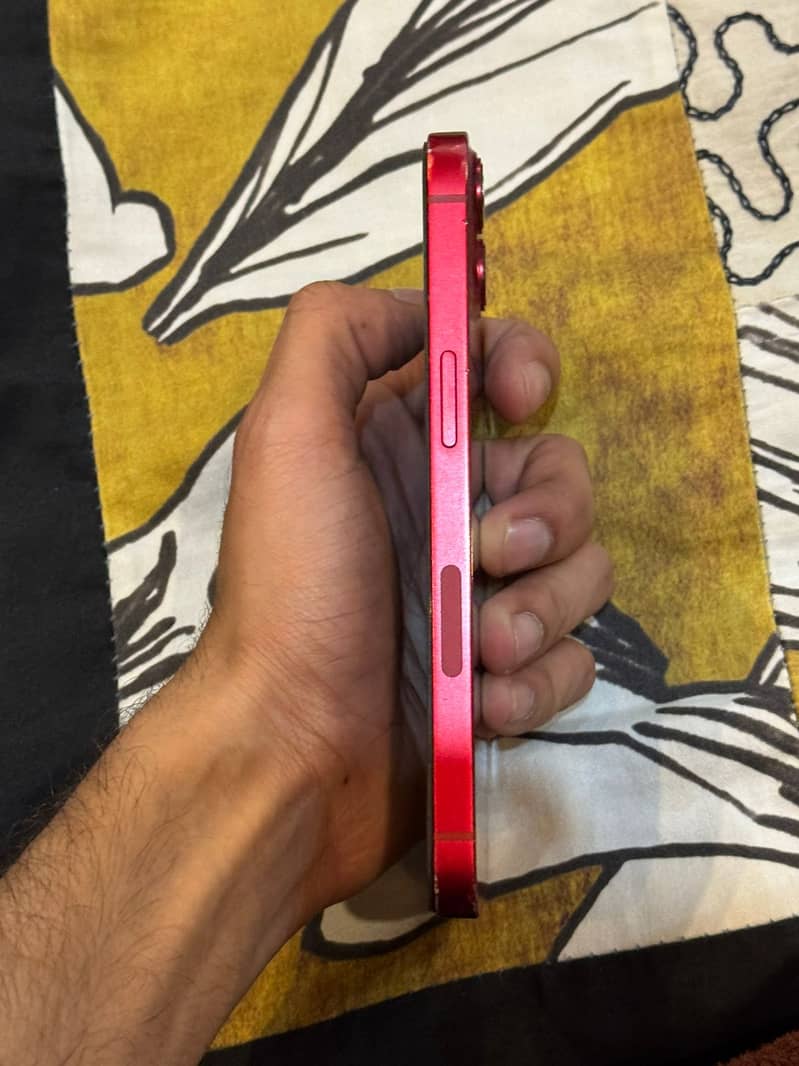 Apple iPhone 13 4